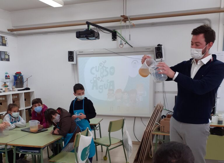El alumnado de Alcúdia aprende de la mano de ACASA el funcionamiento del ciclo del agua