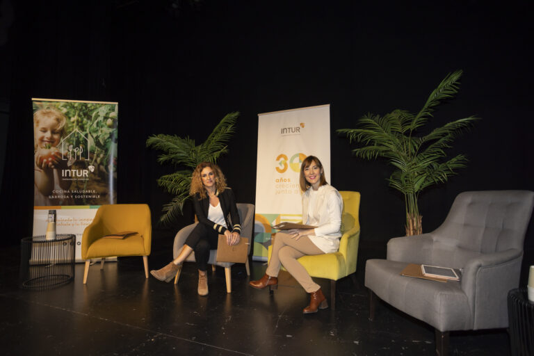 El 30 Aniversario de Intur Restauración Colectiva reúne con éxito a familias y colegios para reflexionar sobre la educación y el bienestar de los niños y niñas
