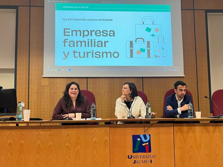 El Aula Intur de Turismo acerca al alumnado de la UJI la realidad de la empresa familiar en el sector turístico