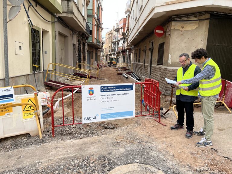 Betxí y Facsa dan un paso más en la mejora de la red de distribución de agua potable de la localidad