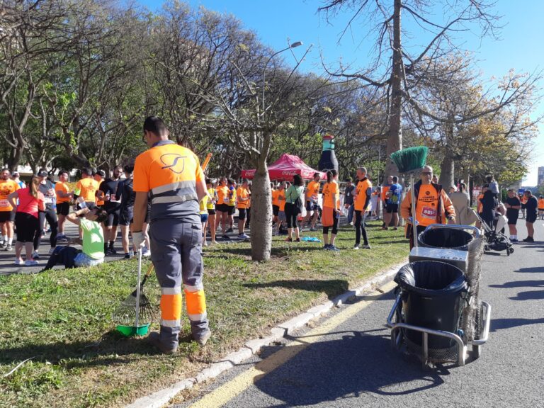 Fovasa Medioambiente se encarga de la limpieza y recogida de residuos de la Fan Zone del Valencia CF, la Carrera Ponle Freno y la Feria del vino de València
