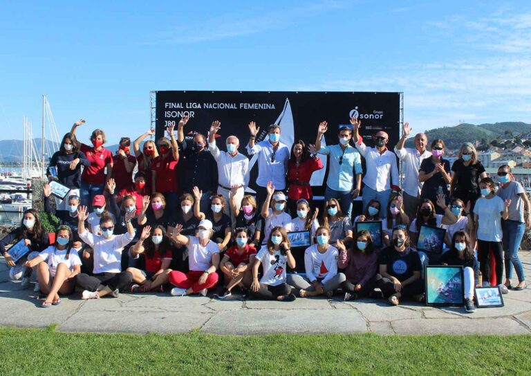 El equipo Dorsia Covirán se proclama ganador de la Liga Femenina de Vela