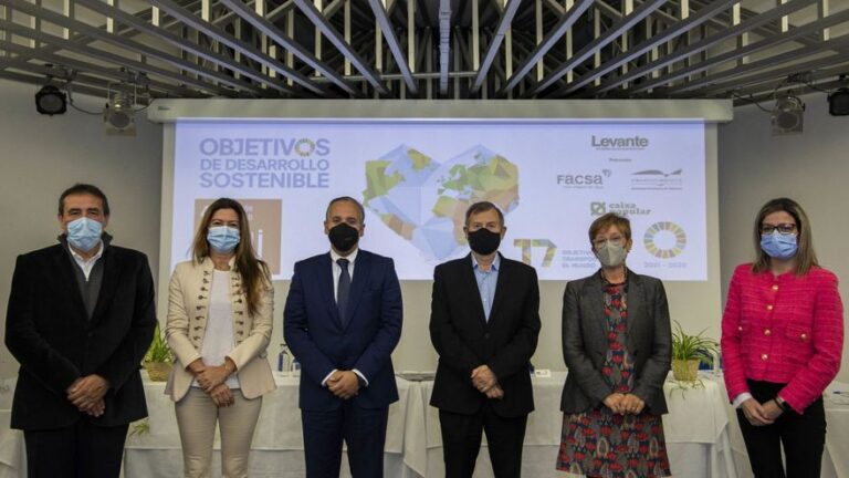 FACSA destaca su compromiso con la formación y el talento en el desayuno informativo de Levante EMV