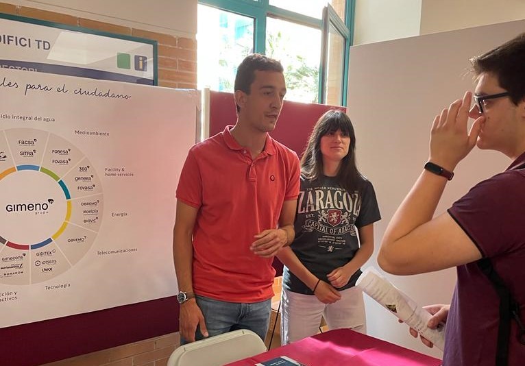 Grupo Gimeno potencia el acercamiento entre el estudiantado y el mundo empresarial en la Feria de Empresas de la UJI