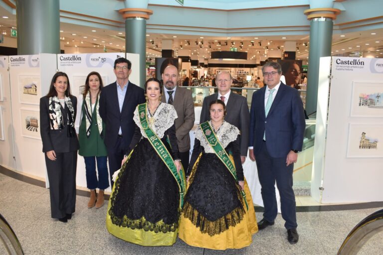 Las Reinas de la Magdalena inauguran una exposición en El Corte Inglés con la que Facsa rinde homenaje a Castellón