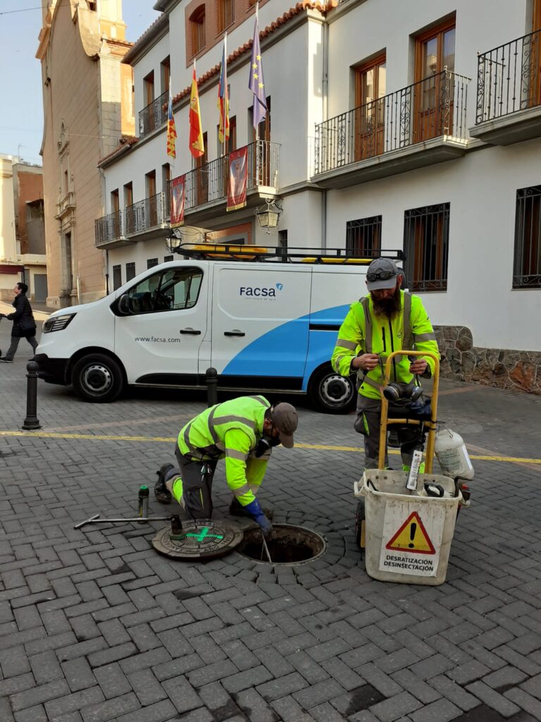 El Ayuntamiento de La Vilavella y Facsa refuerzan sus tratamientos preventivos de control de plagas debido a la escasez de lluvias