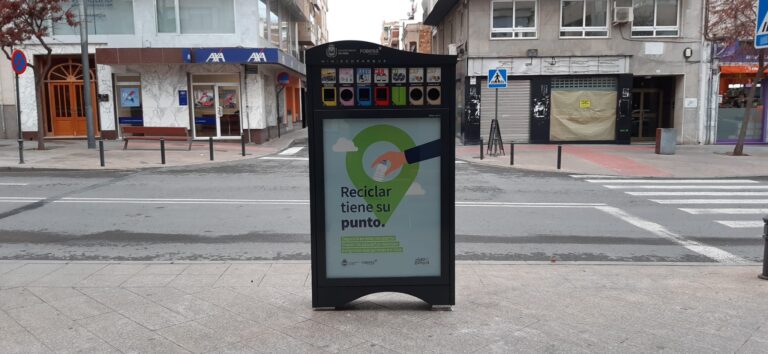 Fobesa instala en Elda miniecoparques para fomentar el reciclaje de pequeños residuos domésticos