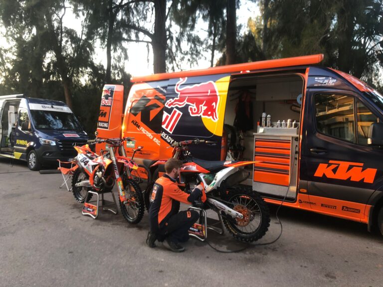 Importantes equipos de Motocross eligen los Hoteles Intur de Benicàssim para alojarse durante su preparación invernal