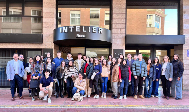 El Aula Intur de Turismo acerca la industria hotelera al estudiantado de la UJI y fomenta la transferencia de conocimientos entre universidad y empresa