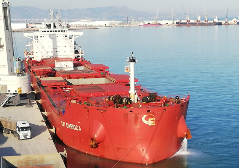 Portsur recibe el bulk carrier más grande de la historia del Puerto de Castellón, con 80.000 toneladas de arcilla