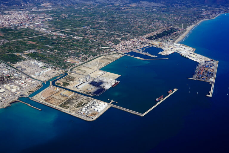 Portsur apuesta por las energías renovables y adquiere infraestructuras punteras para el crecimiento de la terminal