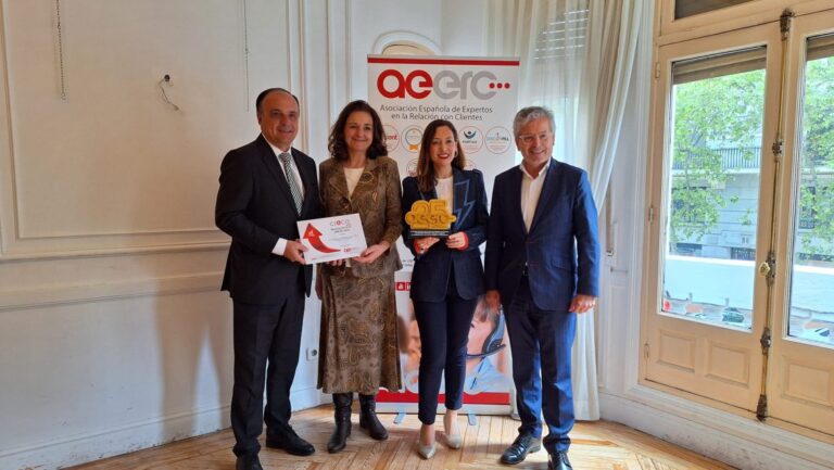 Facsa recibe el premio CRECE 2025 de la AEERC por su impulso a la innovación y la excelencia en la atención al cliente