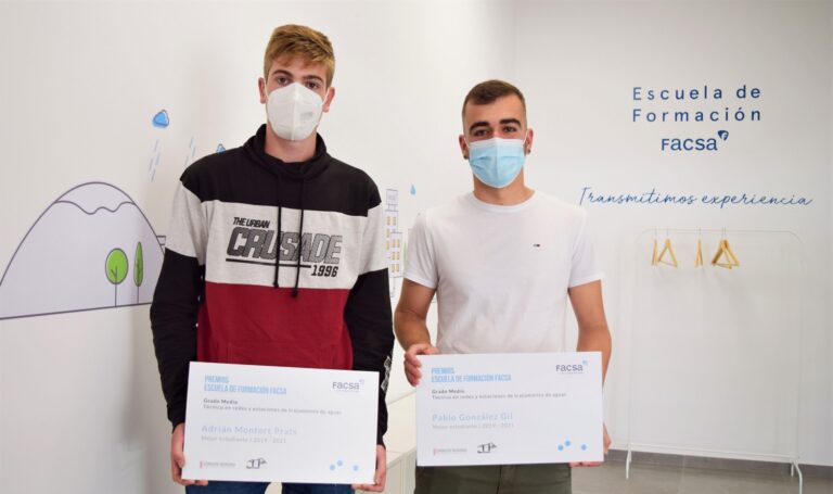 La Escuela de Formación FACSA premia a los mejores alumnos de la primera promoción del Grado Medio en mantenimiento de redes y estaciones de tratamiento de agua