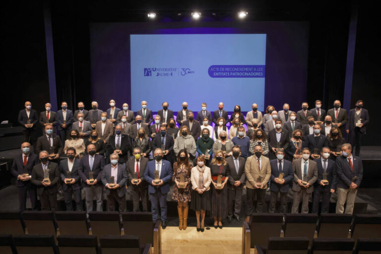 FACSA y FOBESA reciben un reconocimiento por su colaboración estratégica con la Universitat Jaume I