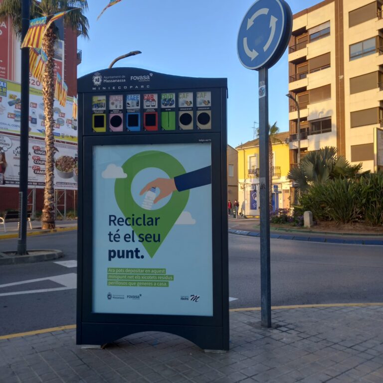 Fovasa Medioambiente instala en Massanassa cinco puntos limpios urbanos para fomentar el reciclaje