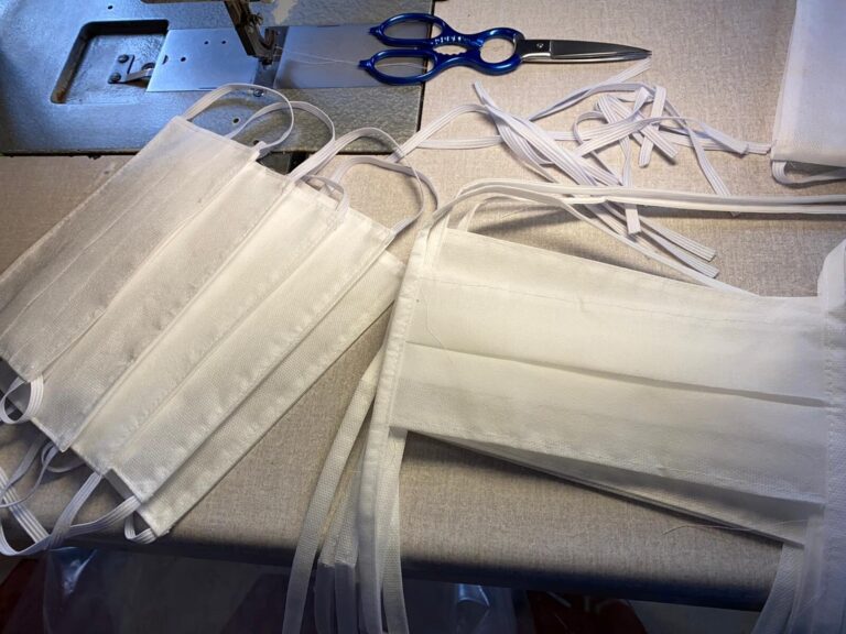 FOBESA y la Fundación Reconatura entregan más de 200 pantallas de protección y más de 2.000 mascarillas fabricadas con materiales reutilizados