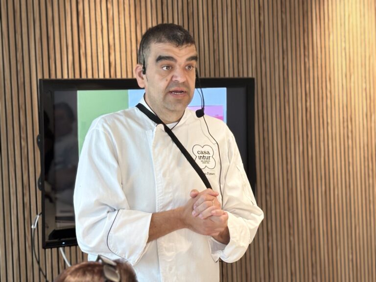 Casa Intur impulsa una alimentación escolar más saludable y sostenible con una jornada formativa para su personal en el marco del proyecto europeo SchoolFood4Change