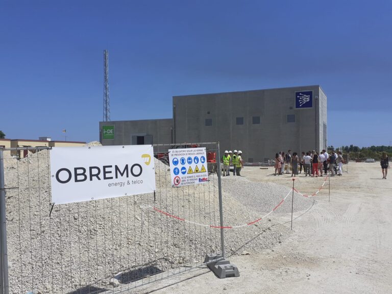Autoridades autonómicas y locales visitan la Subestación Eléctrica que está construyendo Obremo en Gandía