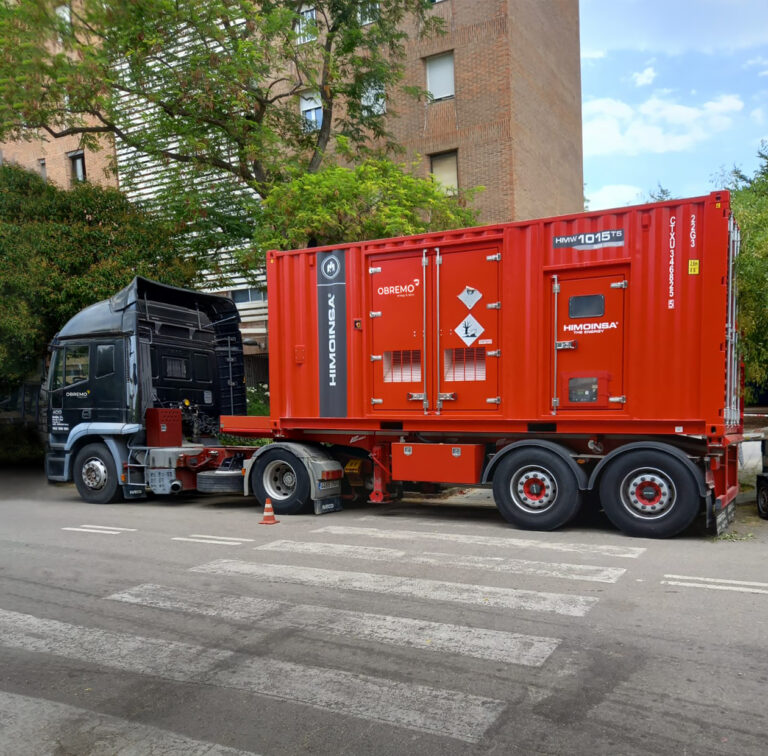 Brigadas especiales de Obremo trabajan para recobrar y garantizar el suministro a miles de residentes en València