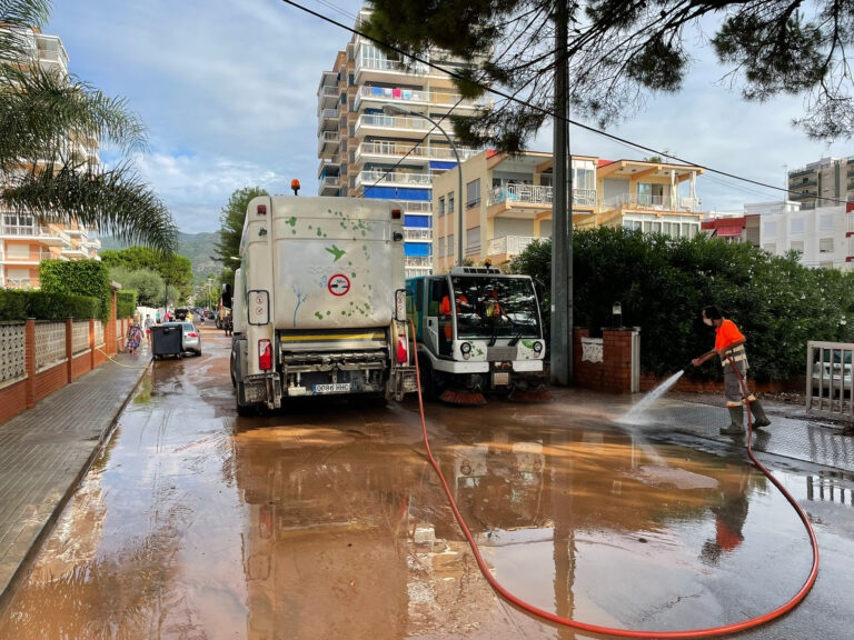 El equipo de FOBESA vuelca esfuerzos en Benicàssim tras el temporal