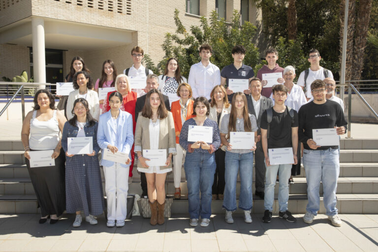 Fobesa entrega 22 becas a estudiantes de la UJI en una edición que amplía su alcance a Benicàssim, Oropesa y Burriana