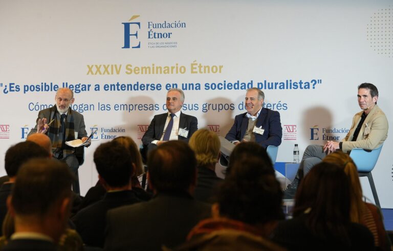 Grupo Gimeno pone en valor la transparencia y la coherencia como pilares del diálogo empresarial en el encuentro organizado por la Fundación Étnor y AVE