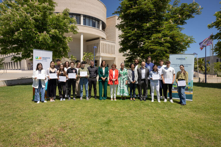 Fobesa y la UJI entregan 22 becas a estudiantado de grado residente en Benicàssim