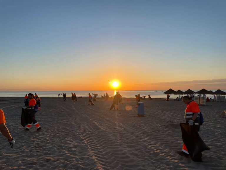 Fovasa despliega un operativo especial en playas de València, Oropesa o Burriana durante la festividad de San Juan