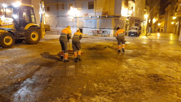 Fovasa y Fobesa ponen en marcha operativos especiales de limpieza y recogida de residuos durante las Fallas de varias localidades
