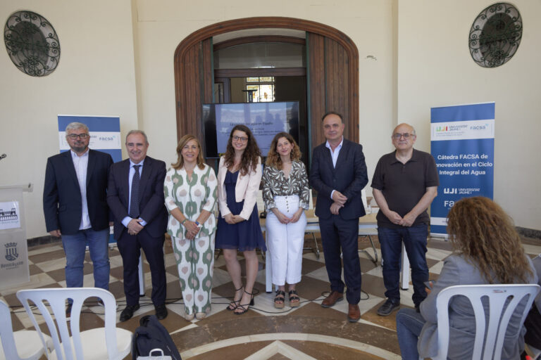 La Cátedra FACSA- UJI analiza los retos futuros del sector del agua en el acto de entrega de sus premios