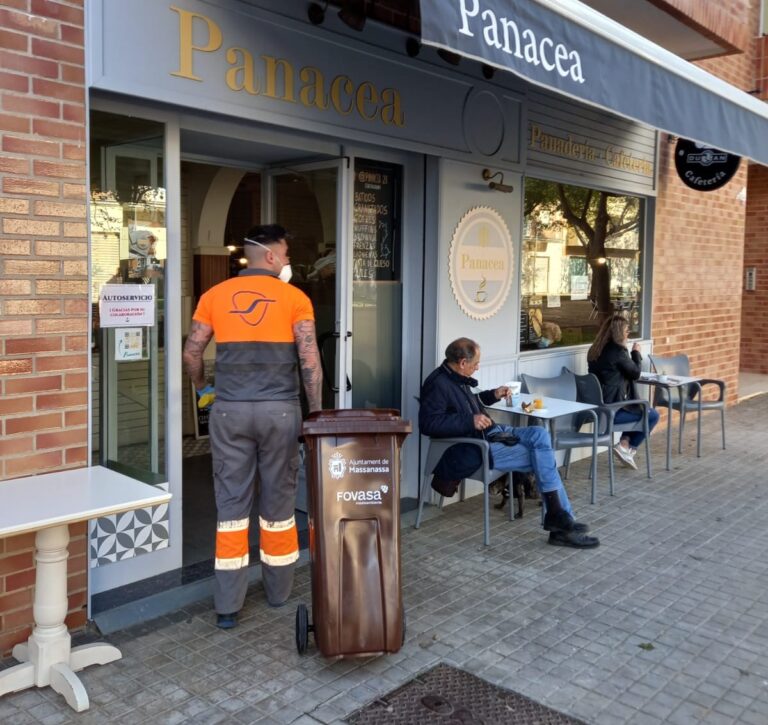Fovasa Medioambiente comienza la implantación del servicio de recogida puerta a puerta a grandes productores en Massanassa