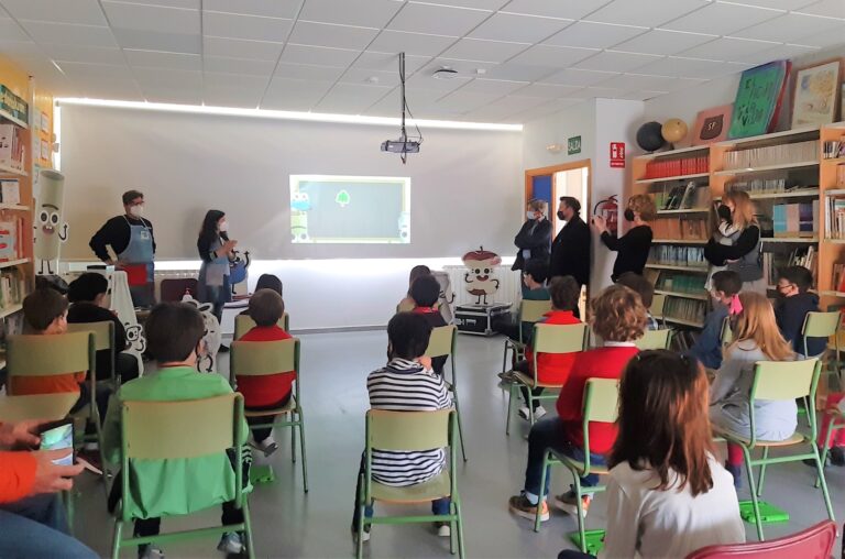 El proyecto educativo “La vida de las cosas” llega a las aulas de Caudete