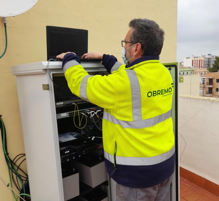 Obremo firma un acuerdo con Reintel, la mayor operadora de fibra óptica oscura de España
