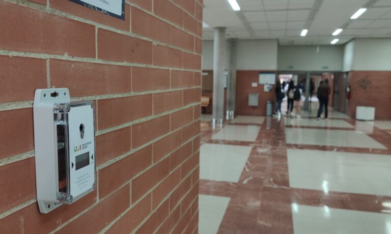 La Universitat Jaume I instala la innovadora solución de IoTsens de control de temperatura corporal